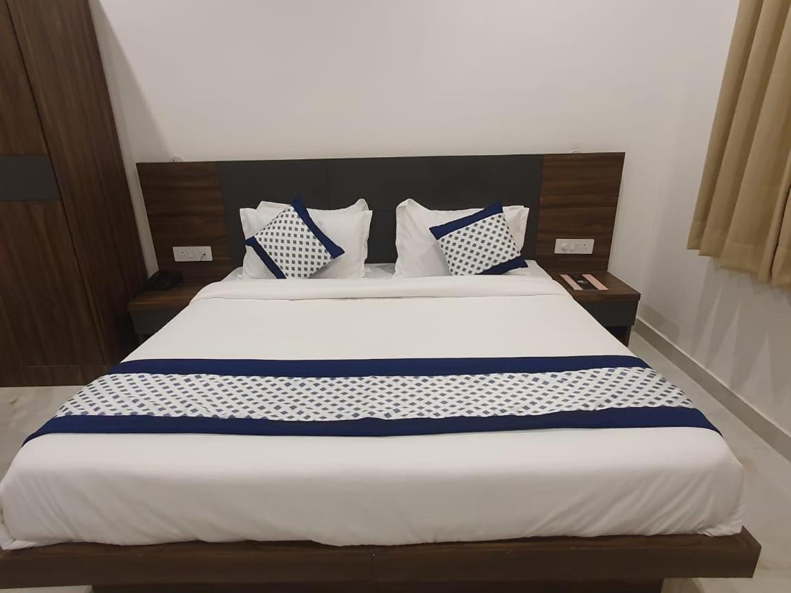 Hotel Kds Residency à Greater Noida Extérieur photo
