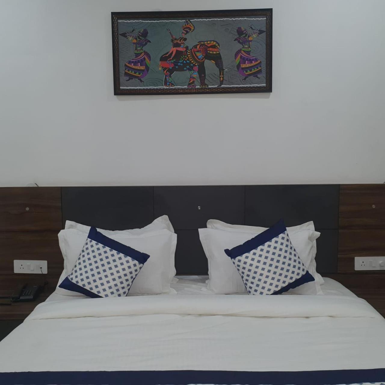Hotel Kds Residency à Greater Noida Extérieur photo